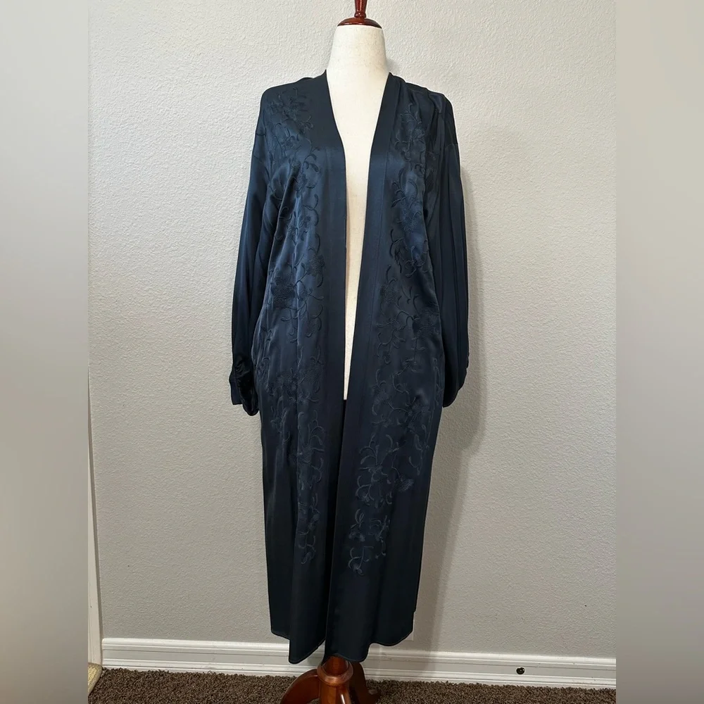 Zara embroidered kimono - Picture 2 of 5